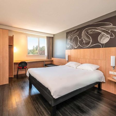Hotel Ibis Issoire Zewnętrze zdjęcie