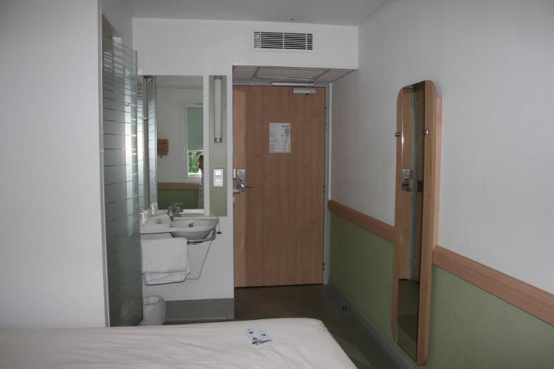 Hotel Ibis Issoire Zewnętrze zdjęcie