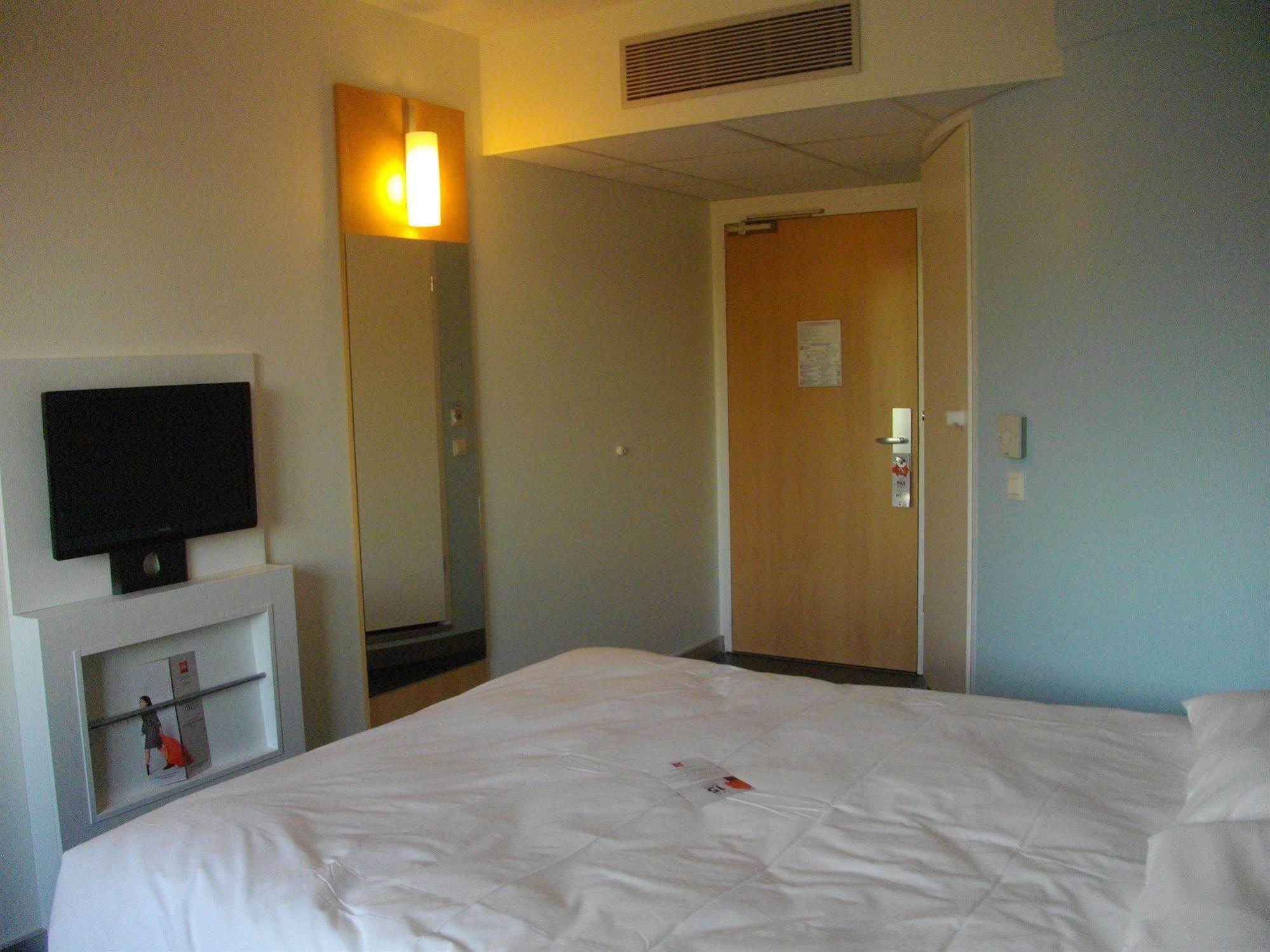 Hotel Ibis Issoire Zewnętrze zdjęcie