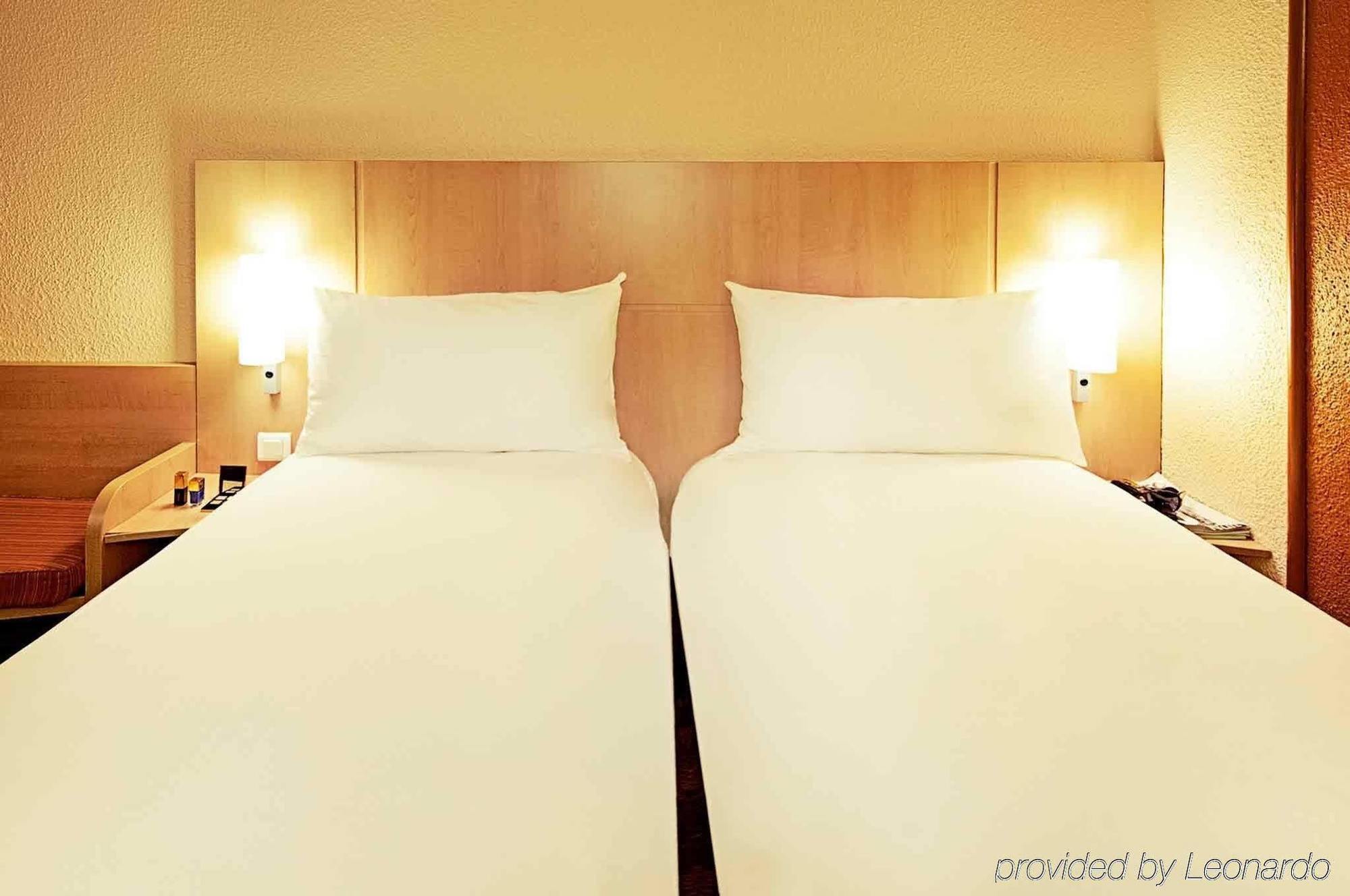 Hotel Ibis Issoire Zewnętrze zdjęcie