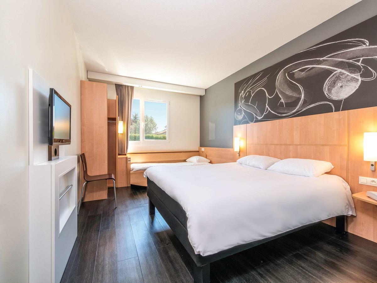 Hotel Ibis Issoire Zewnętrze zdjęcie